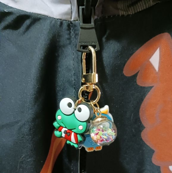 FROG ZIPPER PULL/BAG CHARM NEW - Picture 3 of 6